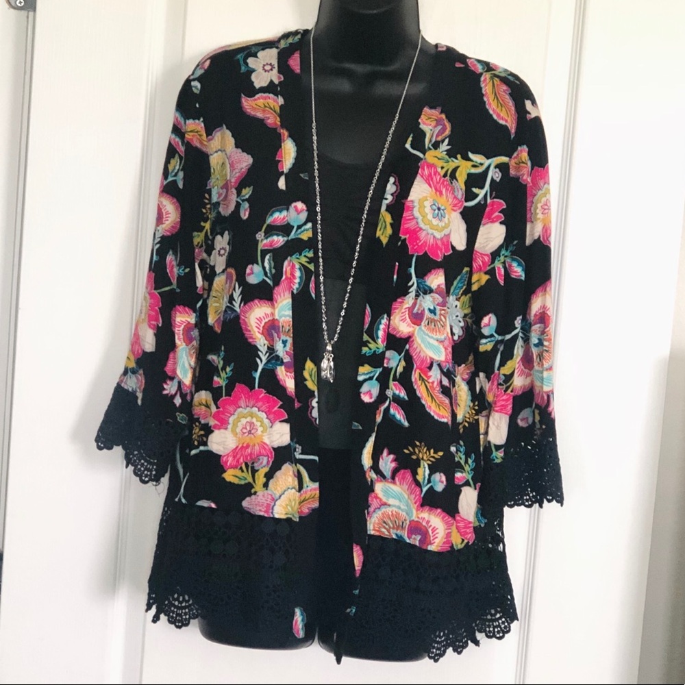 Xhilaration MEDIUM Black Pink Floral Cardigan